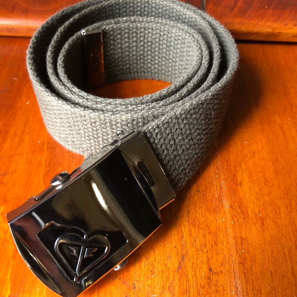 Roxy belt